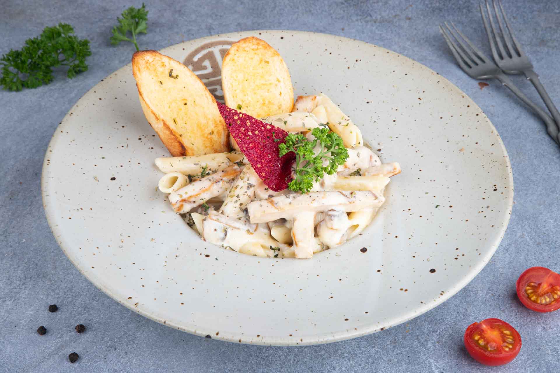 210823_Talabat_UAE_PICCOLOMONDOSHZCafe_Cafe_Alfredo Pasta_Kailash-96