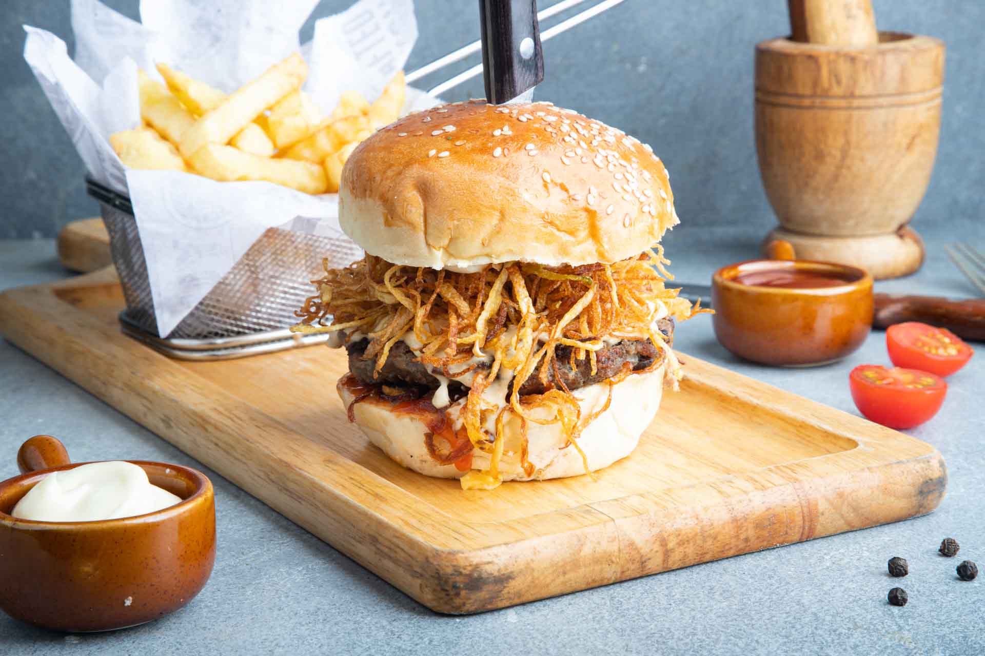 210823_Talabat_UAE_PICCOLOMONDOSHZCafe_Cafe_Signature Burger Sandwich_Kailash-76