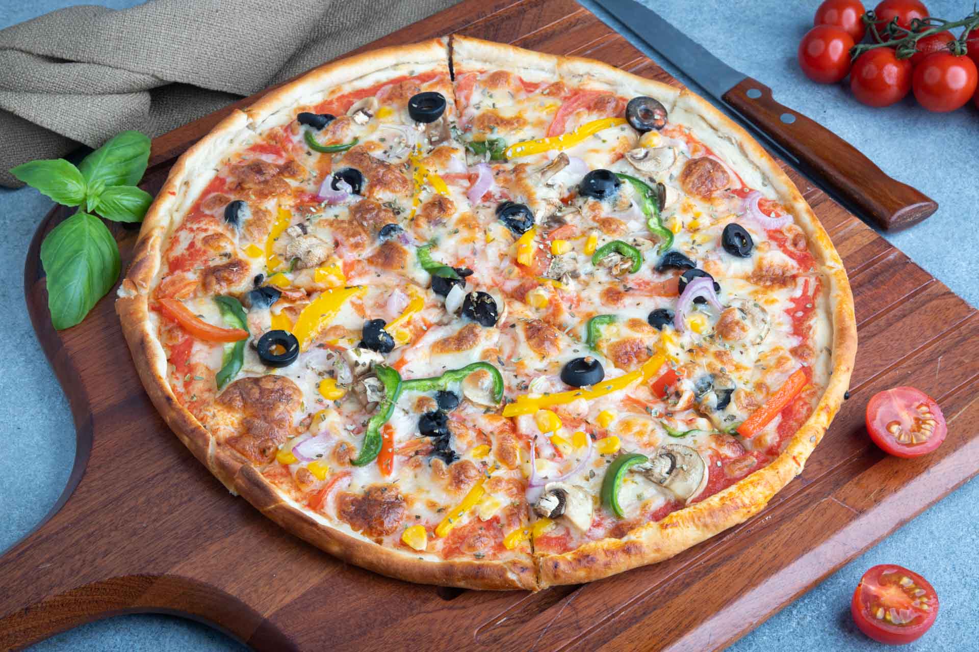 210823_Talabat_UAE_PICCOLOMONDOSHZCafe_Cafe_Vegetarian Pizza_Kailash-40
